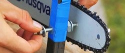 Hvordan lage en motorsagbasert maskin for hurtig saging av brett eller grener til ved