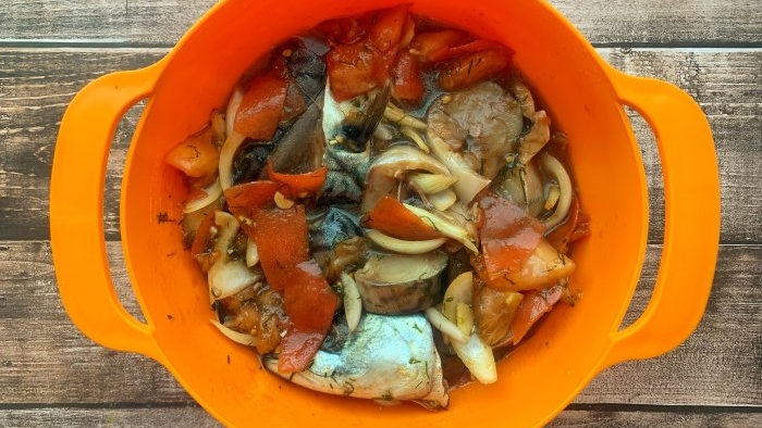 Makreel in een geurige marinade - een uitstekende snack in 2 uur