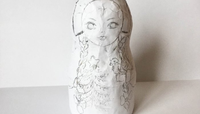 Zabawka choinkowa Snow Maiden wykonana z papieru-mache