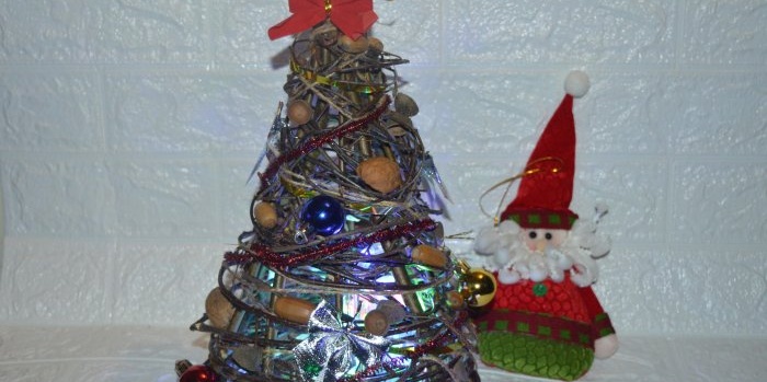 עץ חג המולד עשוי מענפים