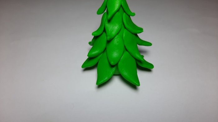 Jak vyrobit krásný vánoční stromek z plastelíny