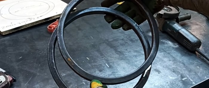 Cómo hacer un dispositivo simple con chatarra para doblar rápidamente una tubería en un anillo