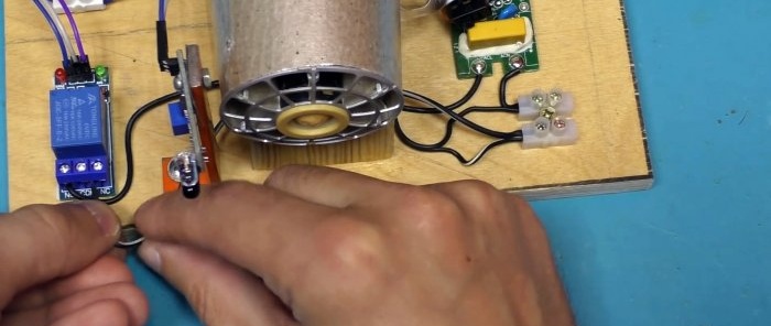 Hoe maak je een automatische droger van een kapotte föhn?