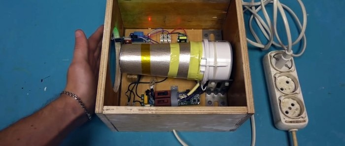 Jak vyrobit automatický fén z rozbitého fénu