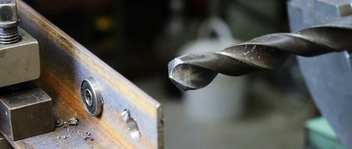 Hur man skär stål med en självgängande skruv
