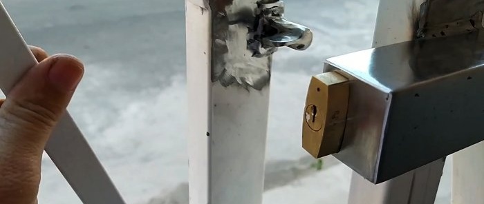 How to make anti-vandal protection for a padlock