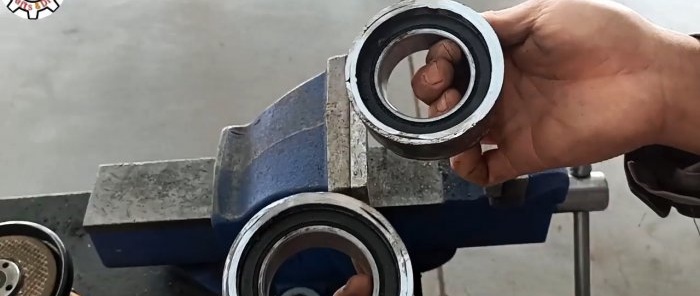 Comment fabriquer un boîtier à double roulement à partir des matériaux disponibles