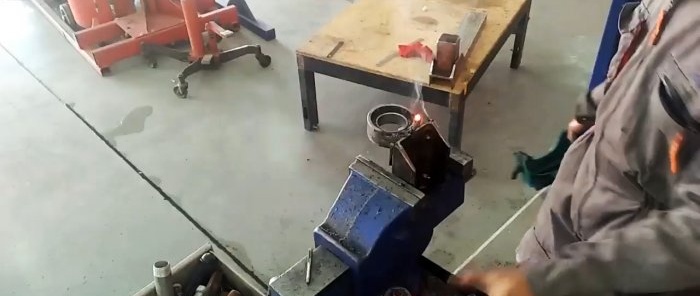 Comment fabriquer un boîtier à double roulement à partir des matériaux disponibles