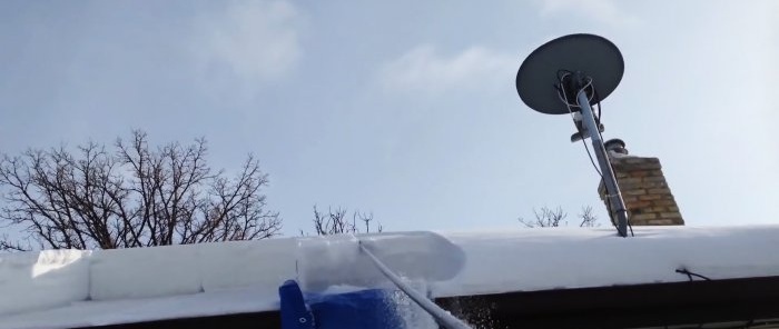 Jak vyrobit nástroj pro rychlé odstranění sněhu ze střechy bez lézt na střechu