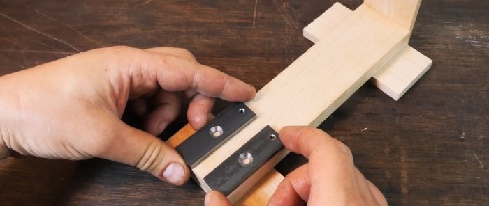 Hur man gör en enkel knivslip från tillgängliga material