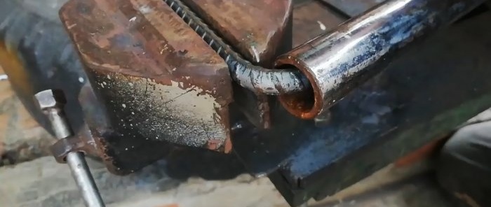 Jak vyrobit samozavírací dveřní západku s klikou ze zbytkového kovu