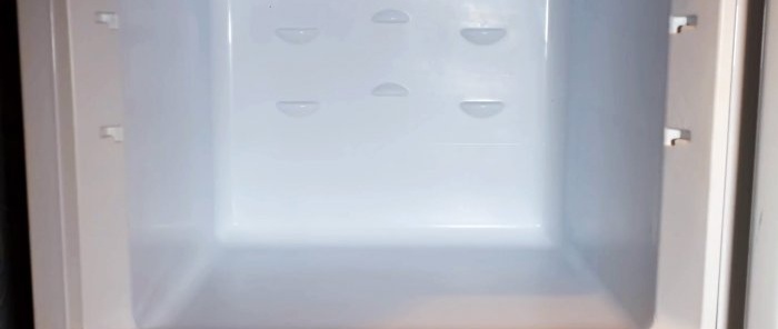 Come ridurre significativamente il congelamento del ghiaccio nel congelatore Un trucchetto utile per scongelare il frigorifero.