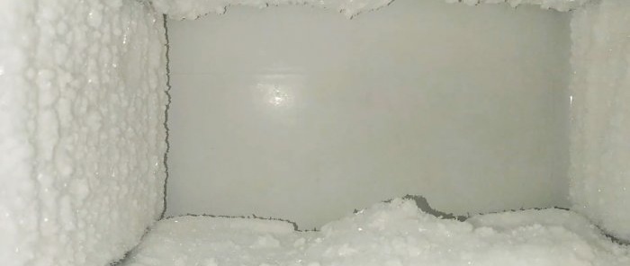 Comment réduire considérablement la congélation de la glace dans le congélateur. Astuce utile pour dégivrer le réfrigérateur.