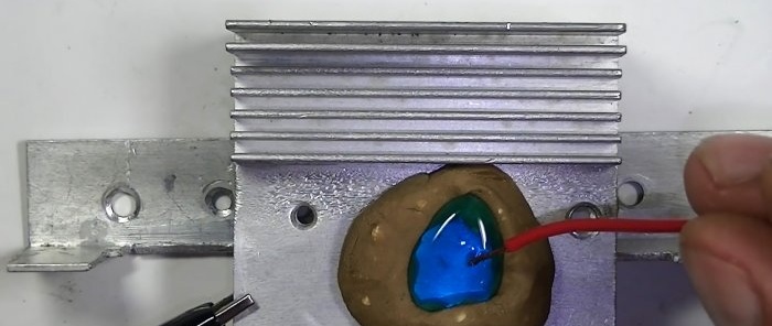 An unusual way to solder aluminum