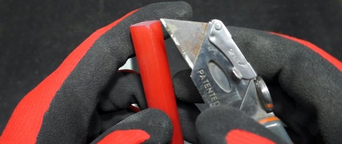 1 trucje om het slijpen van een mes tot een scheermes makkelijker te maken met een slijpsteen