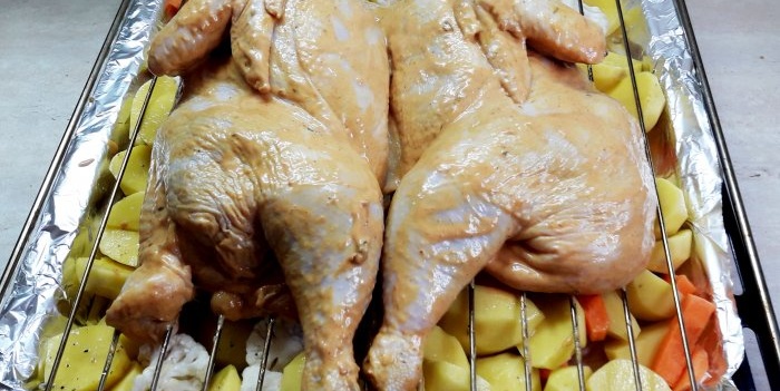 A unique way to prepare golden brown chicken with vegetables