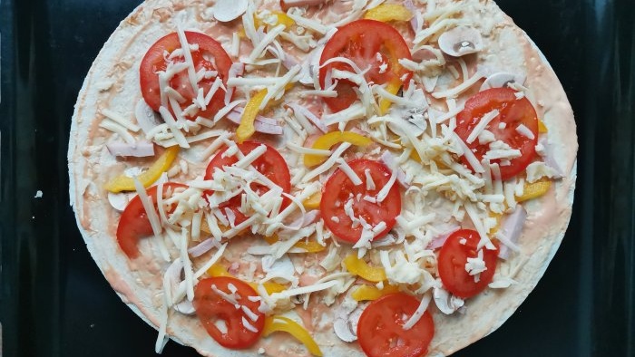 Припремите ову пицу брже од наручивања доставе Без мешења теста на лавашу