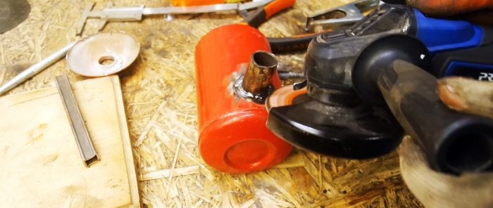 Hogyan készítsünk kovácsot kézi gázégővel autós tűzoltó készülékből