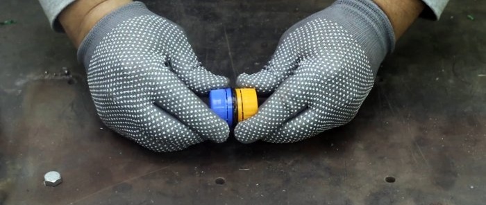Cum se face un dispozitiv pentru ascuțirea corectă a burghiilor pentru metal din capace de sticle PET