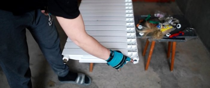 How to make a long radiator heat completely with a side connection