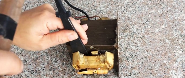 How to make a soldering and heating device from a microwave transformer