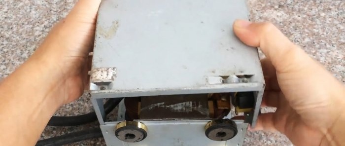 Cum se face un dispozitiv de lipit și încălzire dintr-un transformator cu microunde