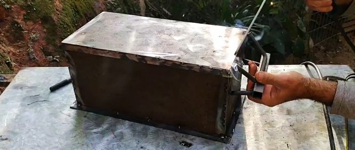 How to make a mold for molding two hollow blocks on cement at once