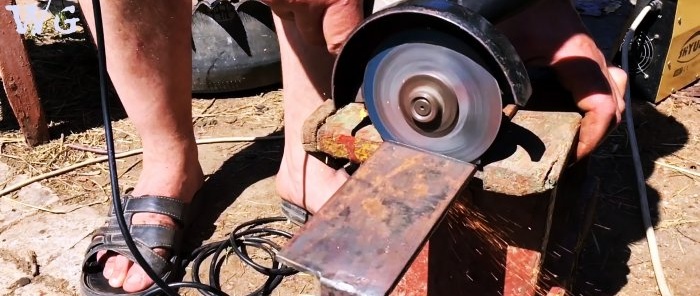 How to make a basic device for cutting logs into boards with a chainsaw