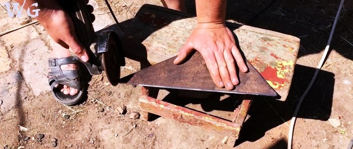 Cómo hacer un dispositivo básico para cortar troncos en tablas con una motosierra