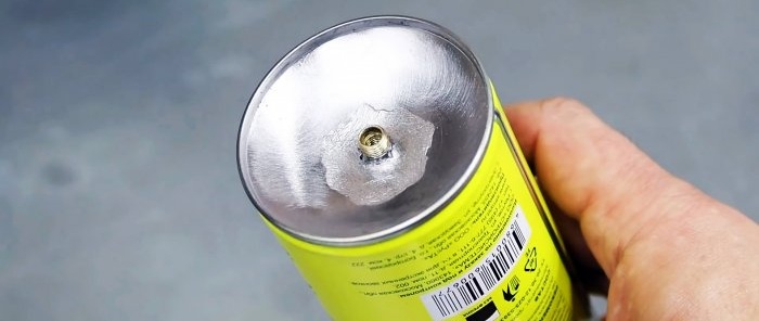 Hoe maak je een herbruikbare fles voor het wassen van een pistool met polyurethaanschuim