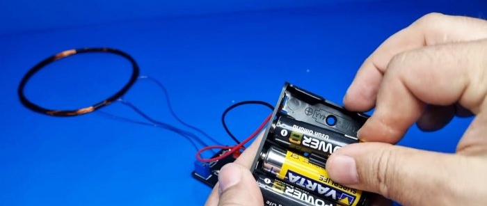 Cómo hacer un detector de metales simple usando 2 transistores