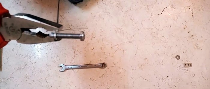 Kako napraviti jednostavnu vijčanu stezaljku od žice