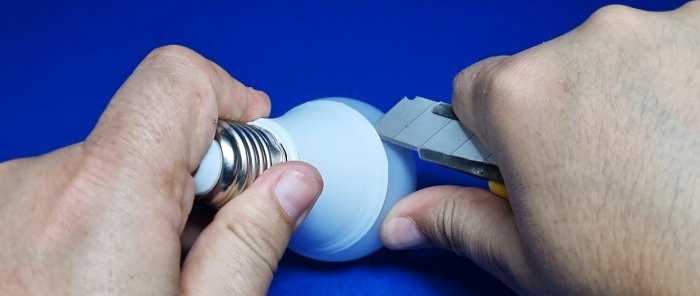 Como fazer uma lâmpada LED com níveis de luz ajustáveis