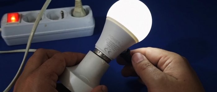 Como fazer uma lâmpada LED com níveis de luz ajustáveis