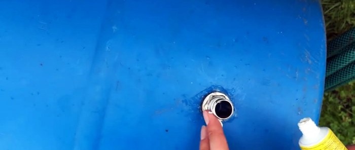 How to install a tap in a tank or barrel