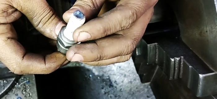 Comment boucher un tuyau et faire un cône au bout sans soudure