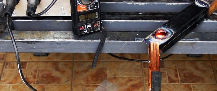 Domácí svářečka z mikrovlnných transformátorů s řízením proudu