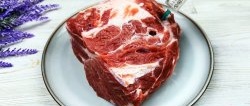 Hoe ham van een heel stuk vlees te koken. 1 trucje van grote sappigheid