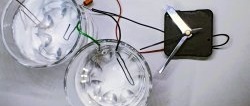 Kā izveidot pulksteņa akumulatoru uz ūdens