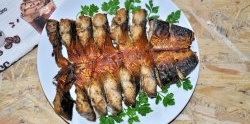 Mackerel sa soy marinade sa oven - kamangha-manghang maganda at hindi kapani-paniwalang simple