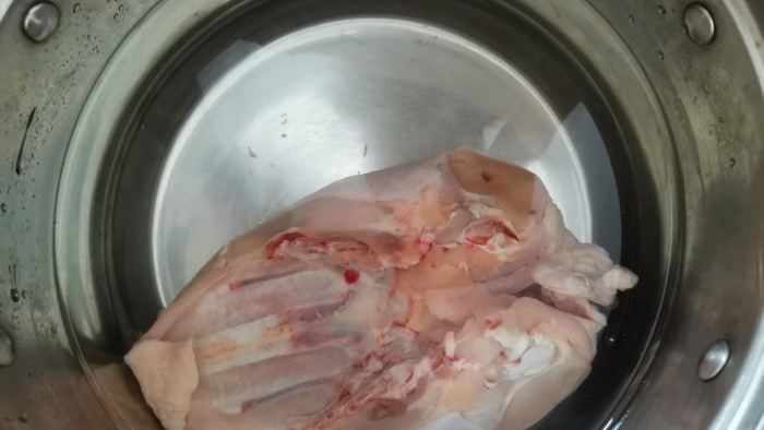 Caldo de Galinha Anti-Covid com Gengibre e Alho