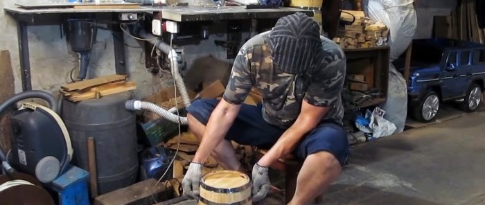 Hvordan lage en tønne fra en gammel tømmerstokk