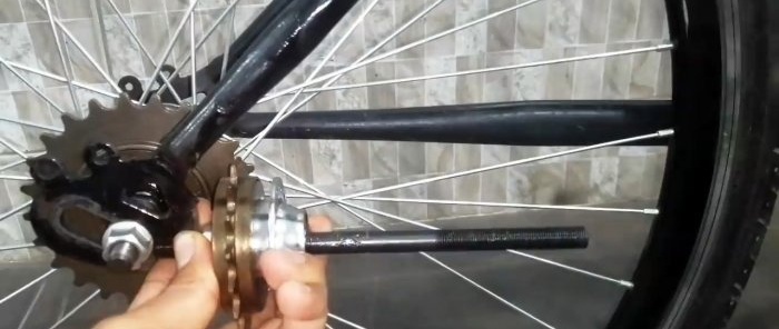 Hur man konverterar en cykel från en kedjedrift till en kardandrift