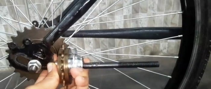 Cómo convertir una bicicleta de transmisión por cadena a transmisión por cardán