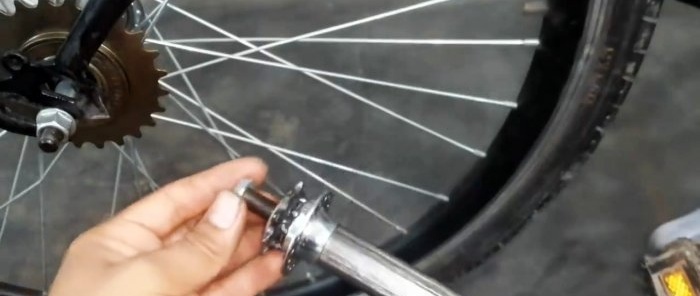 So rüsten Sie ein Fahrrad von einem Kettenantrieb auf einen Kardanantrieb um