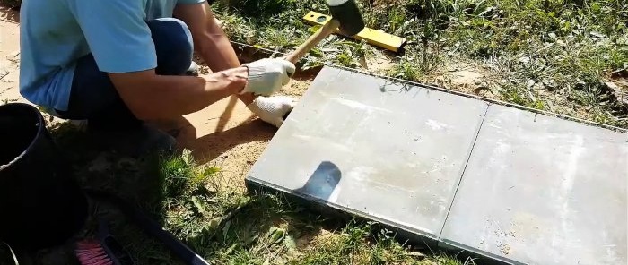 Hvordan lage en ideell hagesti uten trinn og hull fra 500x500 mm belegningsplater