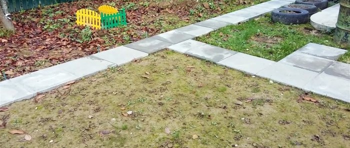 Hvordan lage en ideell hagesti uten trinn og hull fra 500x500 mm belegningsplater