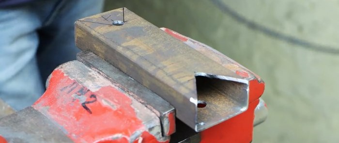 Cómo hacer un extractor de cojinetes a partir de un trozo de tubo perfilado