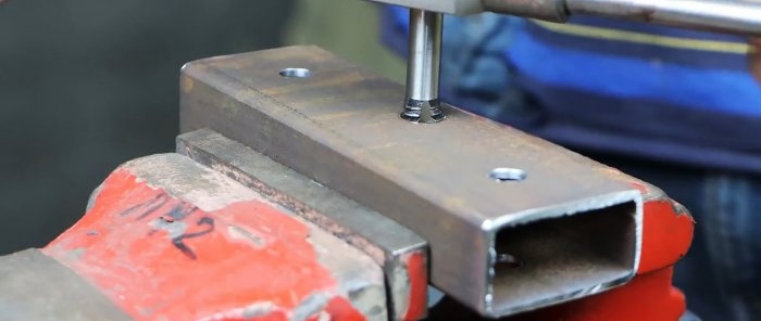 Wie man aus einem Stück Profilrohr einen Lagerabzieher herstellt
