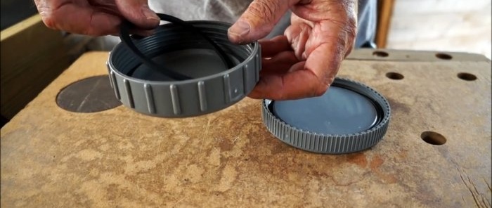 Comment fabriquer une douche solaire avec un tuyau en PVC